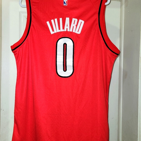 🔥 🏀 REDUCED ❤🖤Blazers Lillard - Picture 1 of 2